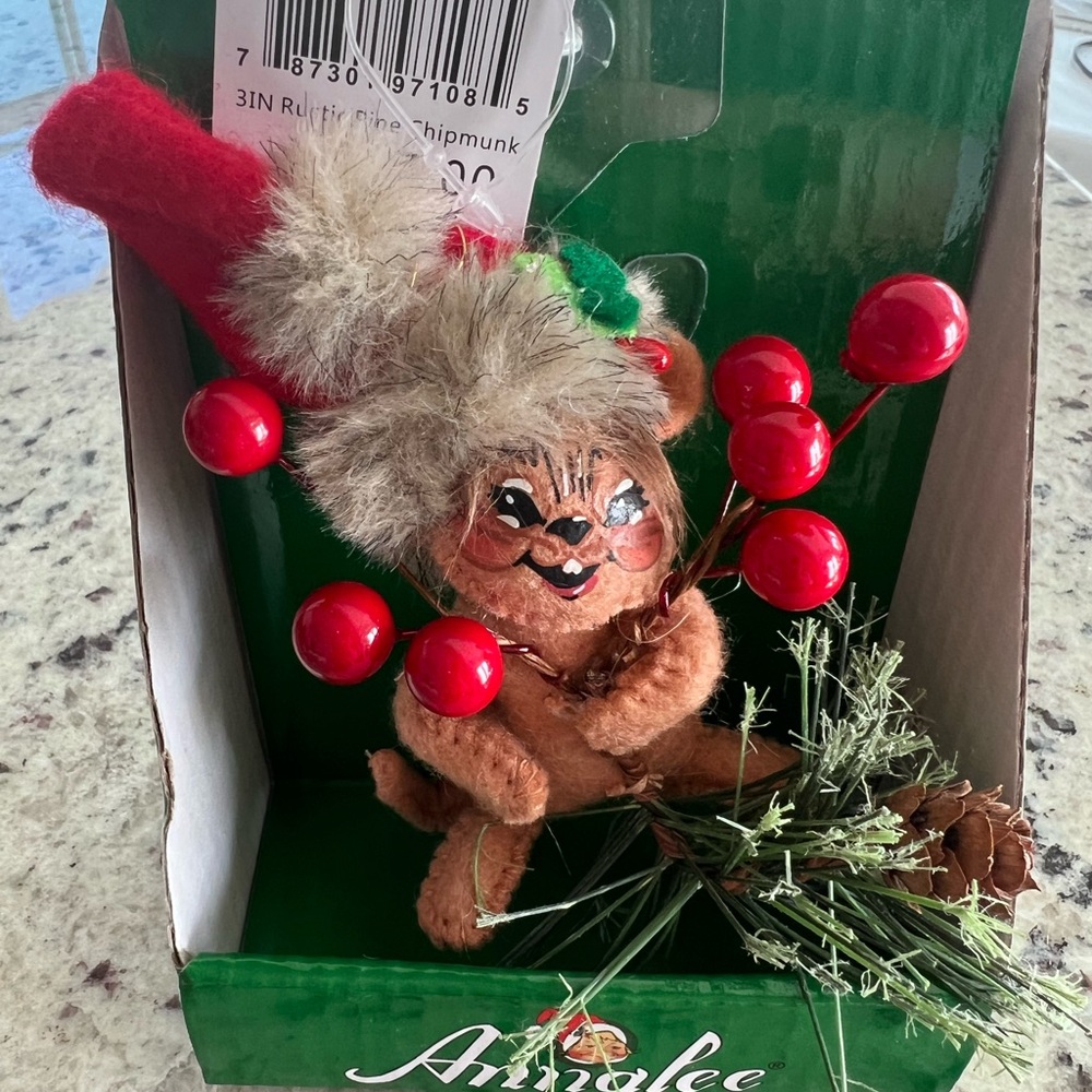Annalee 3” Rustic Pine Chipmunk-Christmas Ornament
Item #710819